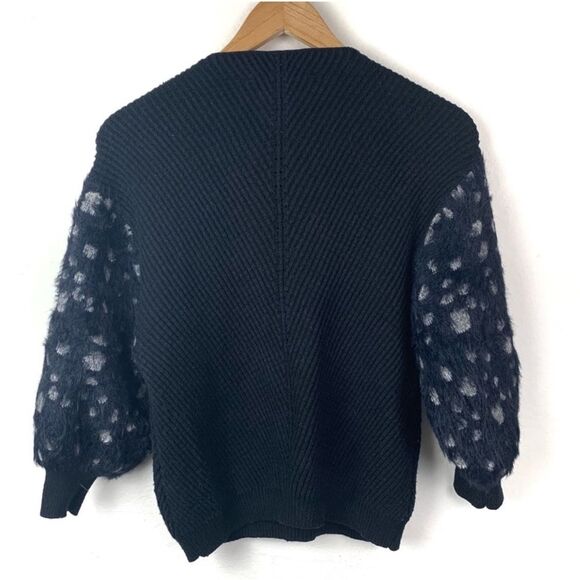 Knitted & Knotted NEW Faux Fur Sleeve Sweater Size M Black Animal Print - Picture 7 of 14